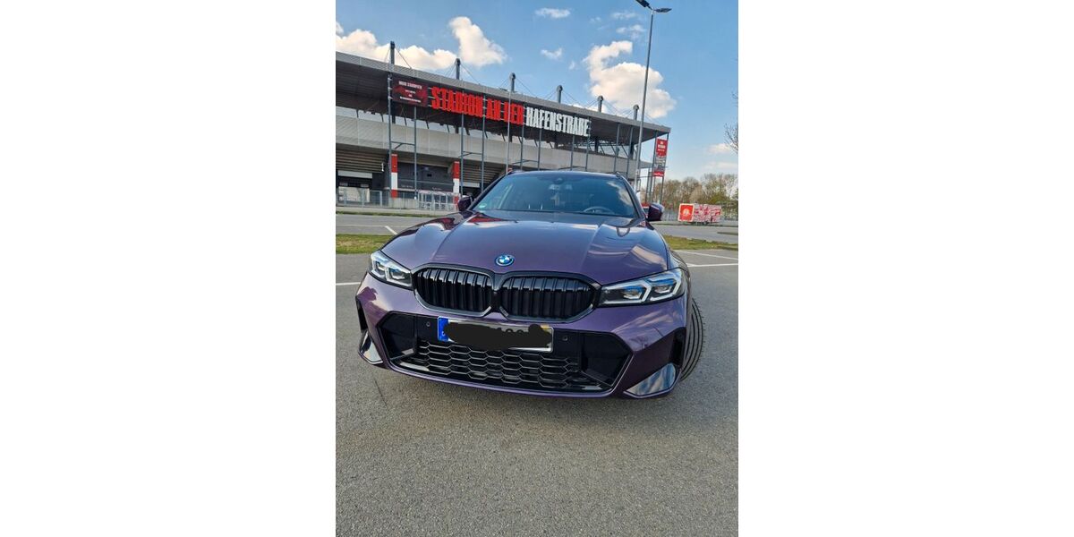 BMW 330 15.779 km 49.990 &euro; Essen 45329