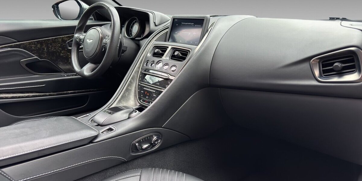 Aston Martin DB11 4.0 V8 Volante 360° neue Inspektion Deutsch 27.147 km 111.900 &euro; Wuppertal 42327