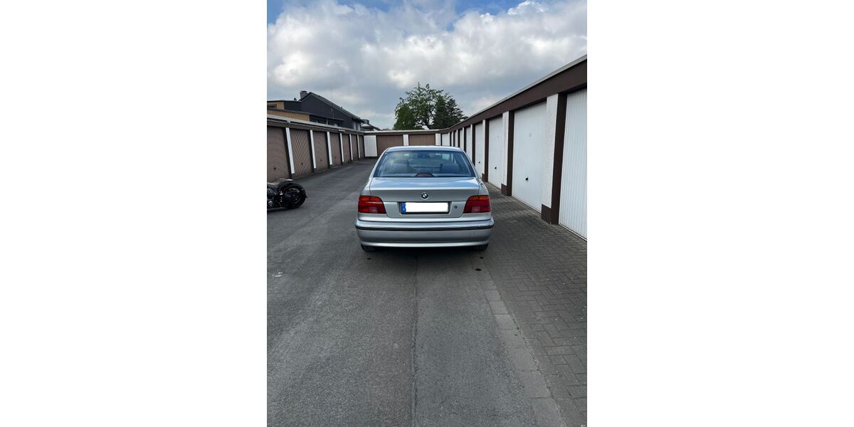 BMW 523 378.000 km 3.900 &euro; Langenfeld 40764