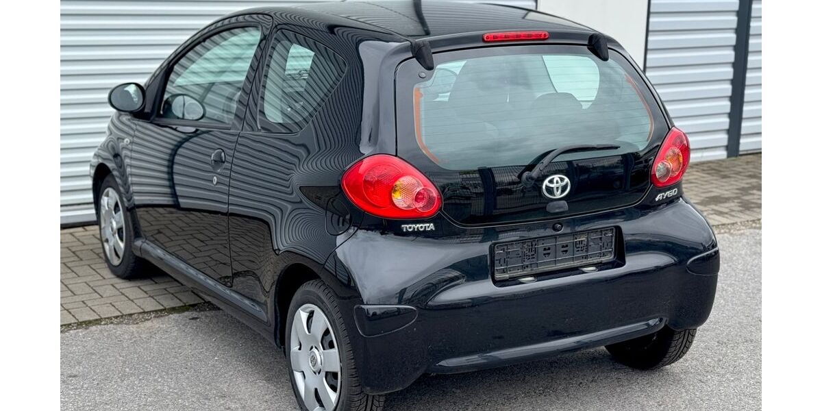 Toyota Aygo (X) 82.247 km 3.990 &euro; Solingen 42719