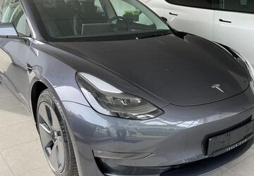 Tesla Model 3 66.350 km 29.850 &euro; Mülheim an der Ruhr 45478