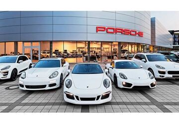 Porsche 992 3.488 km 207.900 &euro; Düsseldorf 40468