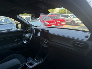 Dacia DUSTER HYBRID 140 1.6 Extreme +CarPlay+360 Cam+ 4.225 km 25.498 &euro; Meerbusch 40667