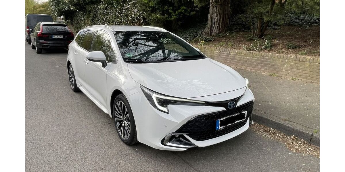 Toyota Corolla 110.000 km 25.900 &euro; Neuss 41462