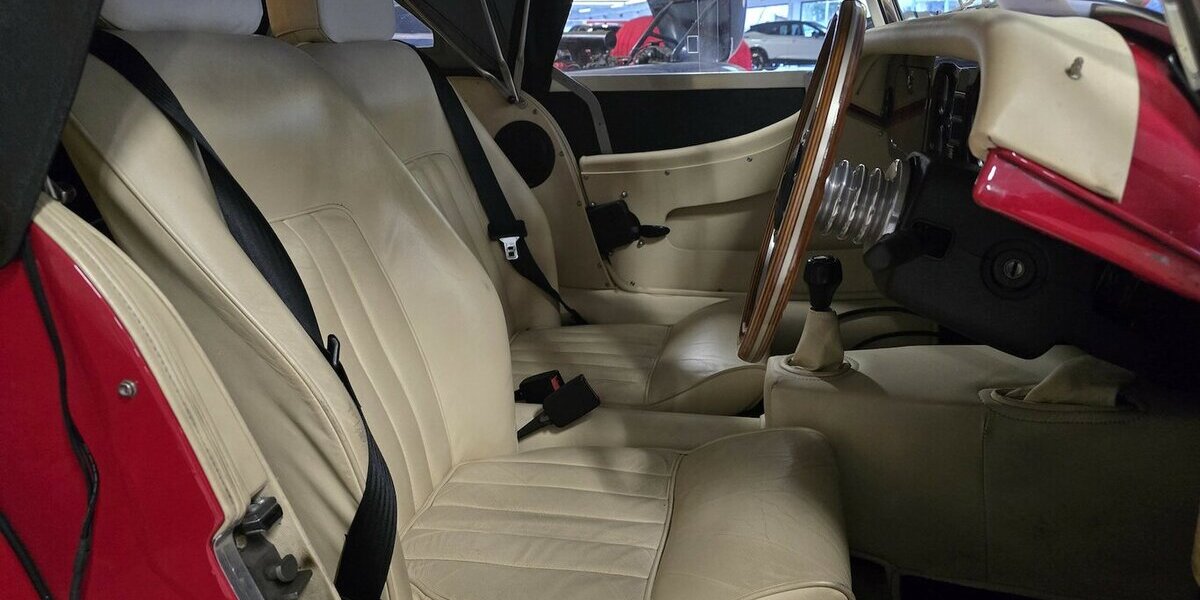 Morgan Plus 8 17.227 km 54.900 &euro; Wermelskirchen 42929