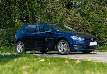 VW Golf 82.000 km 9.000 &euro; Essen 45239