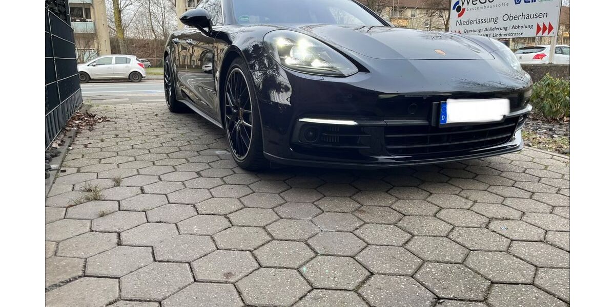 Porsche Panamera 179.000 km 43.950 &euro; Oberhausen 46049