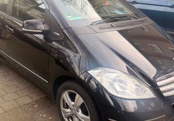 Mercedes-Benz A 160 220.000 km 2.450 &euro; Duisburg 47057