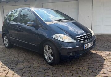 Mercedes-Benz A 170 243.000 km 2.399 &euro; Düsseldorf 40627