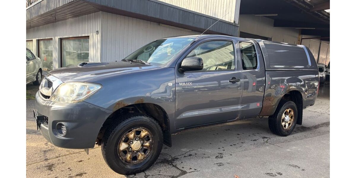 Toyota Hilux 312.000 km 8.490 &euro; Essen 45356