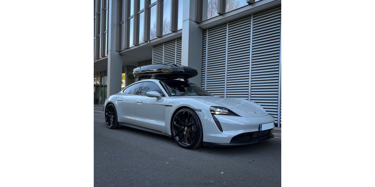 Porsche Taycan 78.000 km 61.999 &euro; Düsseldorf 40231