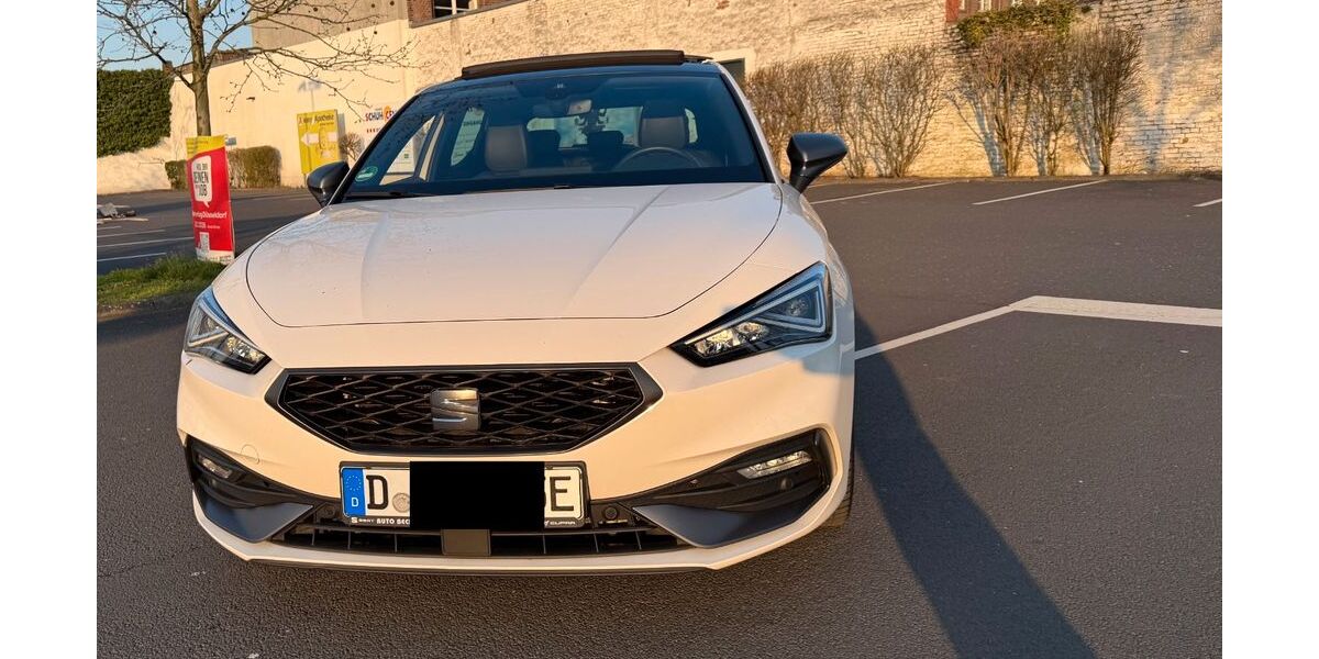 Seat Leon 127.356 km 16.000 &euro; Düsseldorf 40225