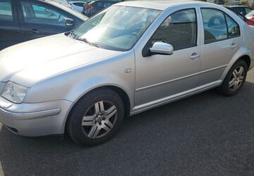 VW Bora 102.395 km 3.999 &euro; Gevelsberg 58285