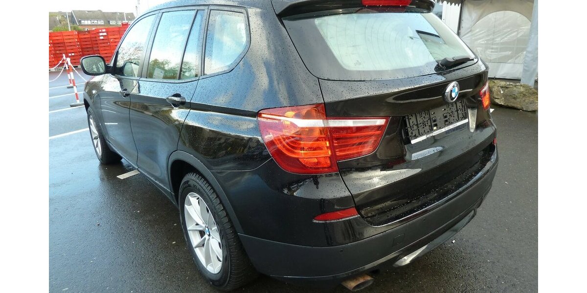 BMW X3 2.0 D x drive Autom. Pano Leder Lachschäden 313.000 km 7.900 &euro; Ratingen 40885