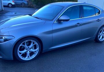 Alfa Romeo Giulia 121.800 km 18.100 &euro; Remscheid 42855