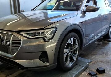 Audi e-tron 22.979 km 27.625 &euro; Hagen 58091