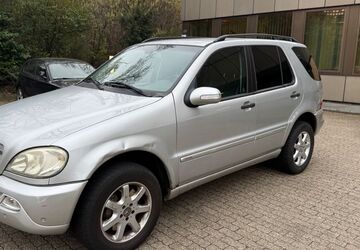 Mercedes-Benz ML 270 213.000 km 4.190 &euro; Duisburg 47058
