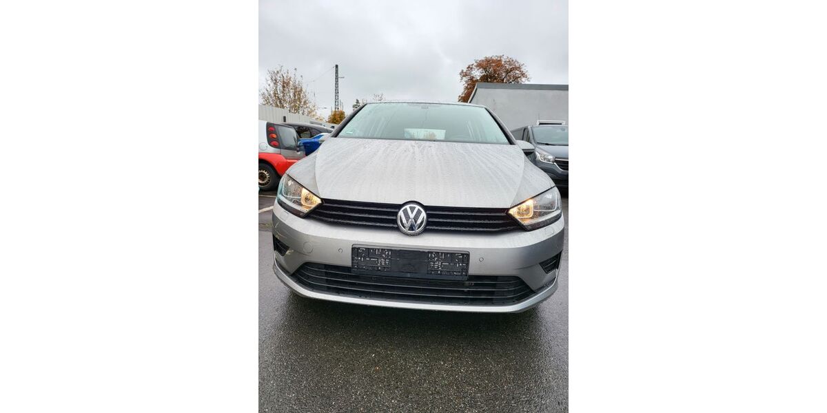 VW Golf 53.216 km 9.990 &euro; Düsseldorf 40597