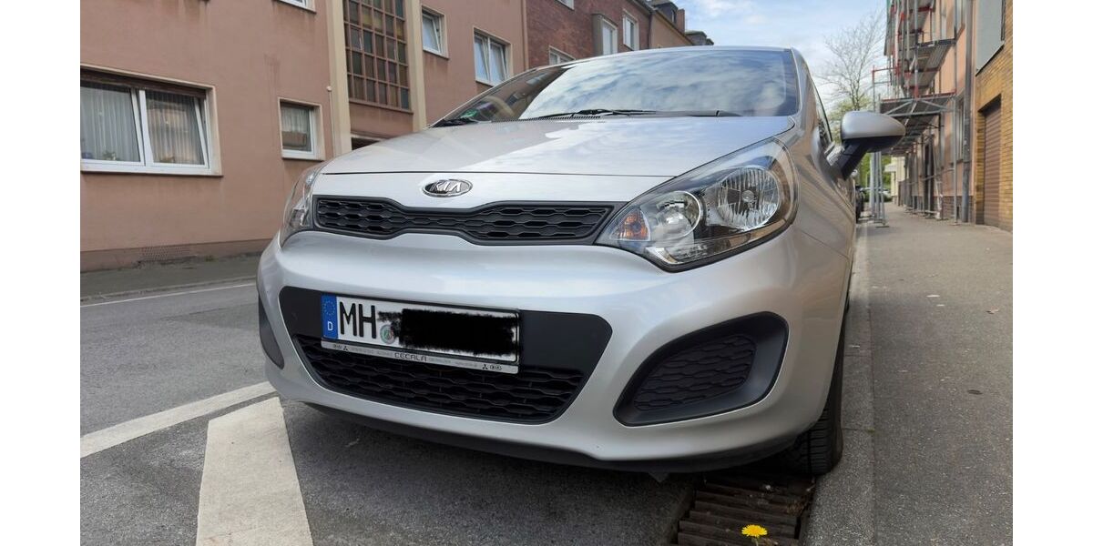 Kia Rio 96.600 km 5.900 &euro; Mülheim an der Ruhr 45476