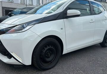 Toyota Aygo (X) 131.474 km 5.500 &euro; Düsseldorf 40476