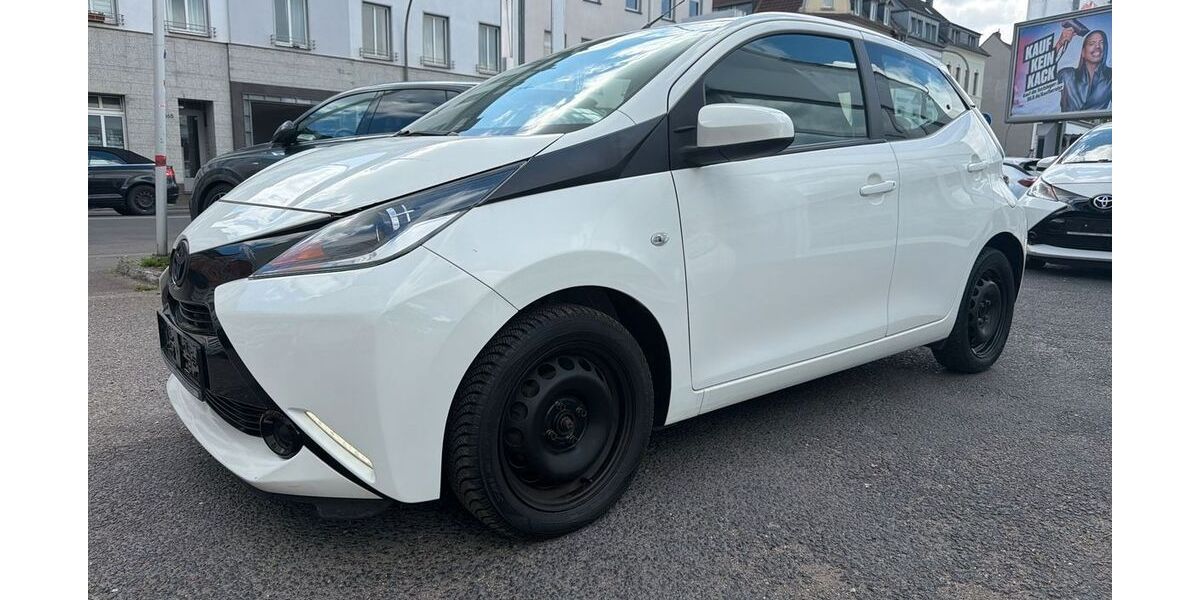 Toyota Aygo (X) 131.474 km 5.500 &euro; Düsseldorf 40476