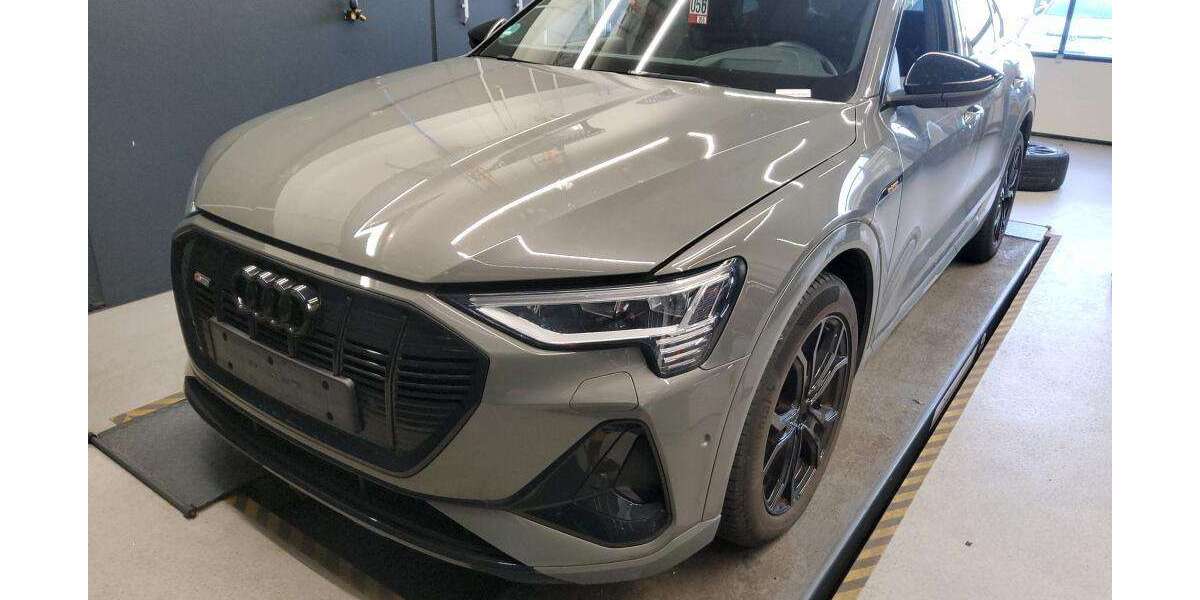 Audi e-tron 58.654 km 40.290 &euro; Hagen 58091