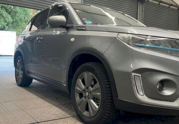 Suzuki Vitara 11.023 km 19.250 &euro; Ratingen 40880