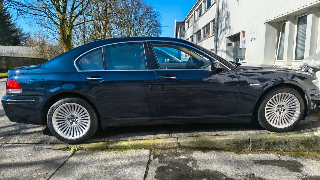 BMW 750 151.000 km 9.950 &euro; Wuppertal 42349