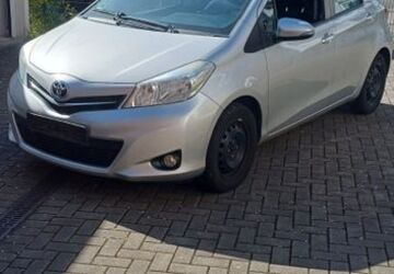 Toyota Yaris 47.500 km 6.600 &euro; Neuss 41462