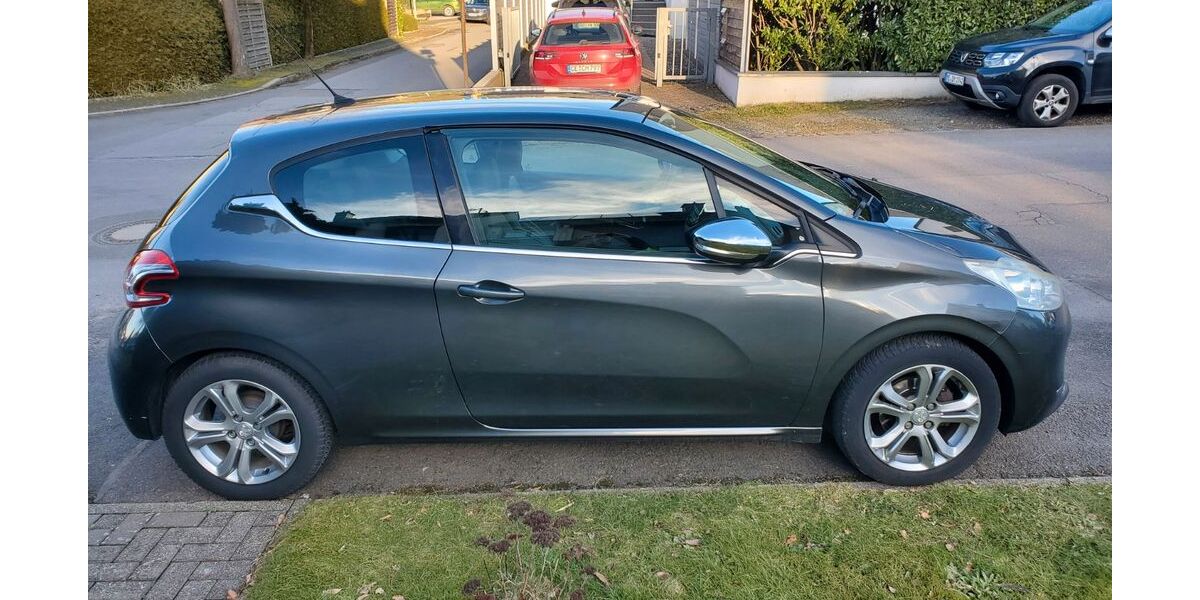 Peugeot 208 60.300 km 4.490 &euro; Langenfeld 40764