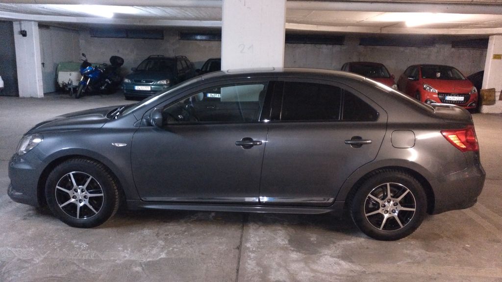 Suzuki Kizashi 156.000 km 7.700 &euro; Düsseldorf 40233