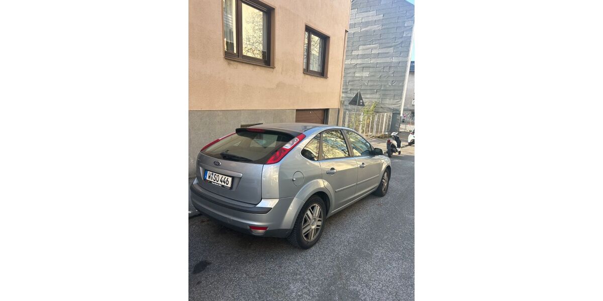 Ford Focus 220.000 km 2.300 &euro; Wuppertal 42289
