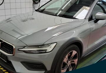 Volvo V60 Cross Country 22.145 km 37.990 &euro; Essen-Kray 45309