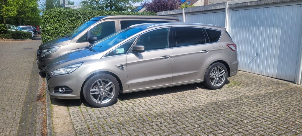 Ford S-Max 109.000 km 21.500 &euro; Langenfeld 40764