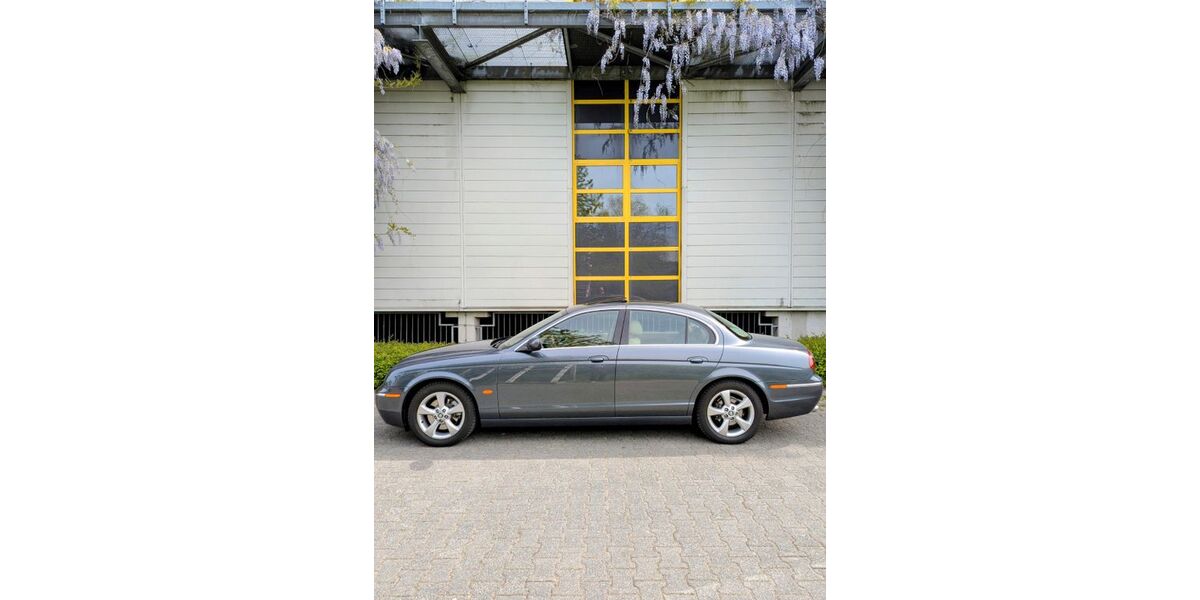 Jaguar S-Type 117.441 km 17.750 &euro; Hilden 40721