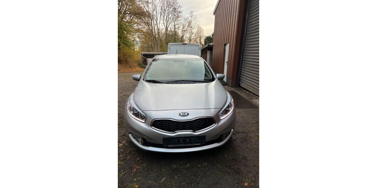 Kia ceed / Ceed 60.000 km 9.350 &euro; Essen 45130