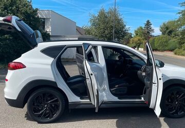 Hyundai TUCSON 56.686 km 17.330 &euro; Düsseldorf Stockum 40468