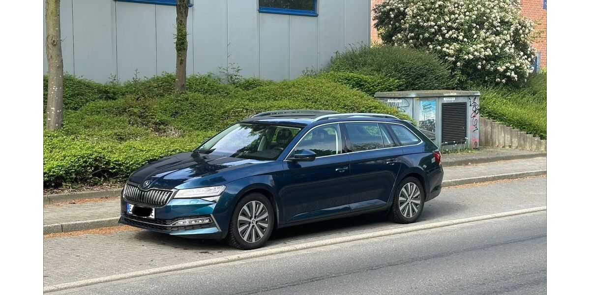 Skoda Superb 52.000 km 22.300 &euro; Essen 45147