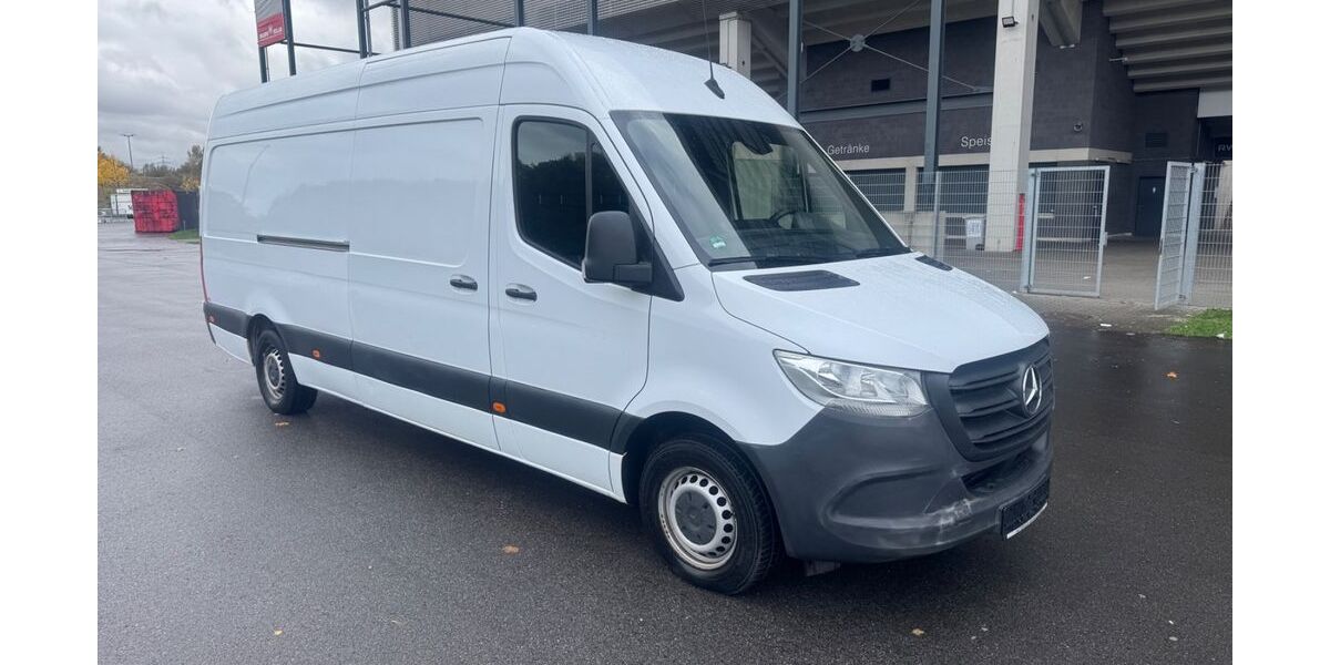Mercedes-Benz Sprinter 198.000 km 20.900 &euro; Essen 45356