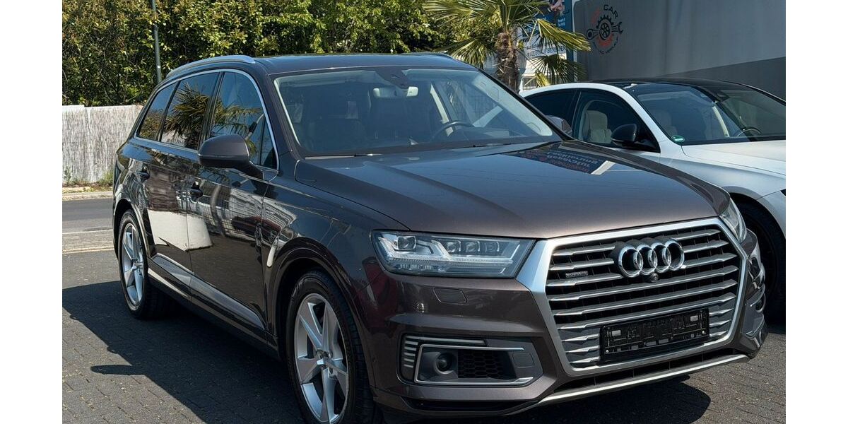 Audi Q7 275.700 km 23.700 &euro; Düsseldorf 40627