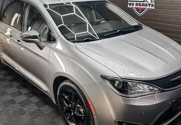 Chrysler Pacifica 61.000 km 24.990 &euro; Bochum 44809