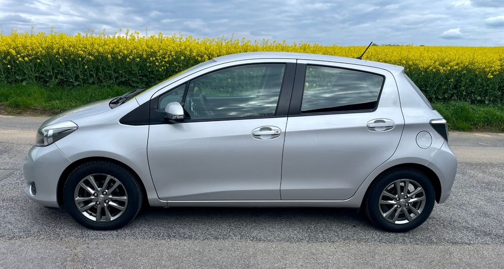 Toyota Yaris 35.600 km 8.100 &euro; Ratingen 40878