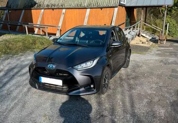 Toyota Yaris 33.105 km 17.500 &euro; Leichlingen 42799
