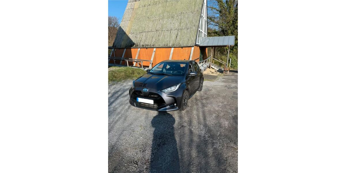 Toyota Yaris 33.105 km 17.500 &euro; Leichlingen 42799