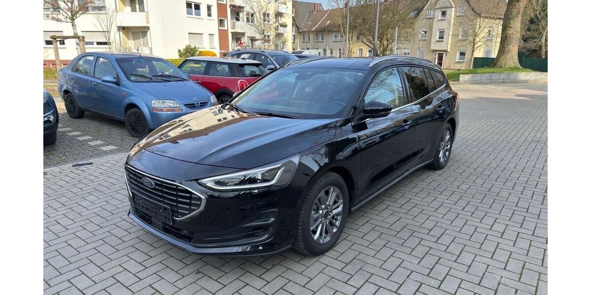 Ford Focus 15.100 km 21.400 &euro; Essen 45143