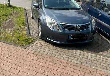 Toyota Avensis 164.500 km 7.500 &euro; Duisburg 47166