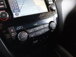 Nissan Qashqai N-Connecta SHZ 360°Kam Pano Navi 43.732 km 12.480 &euro; HAAN 42781