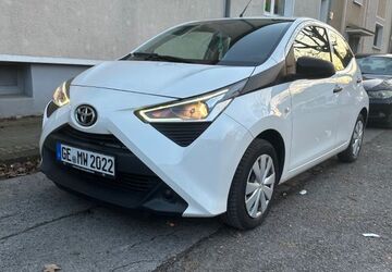 Toyota Aygo (X) 34.352 km 9.200 &euro; Gelsenkirchen 45889