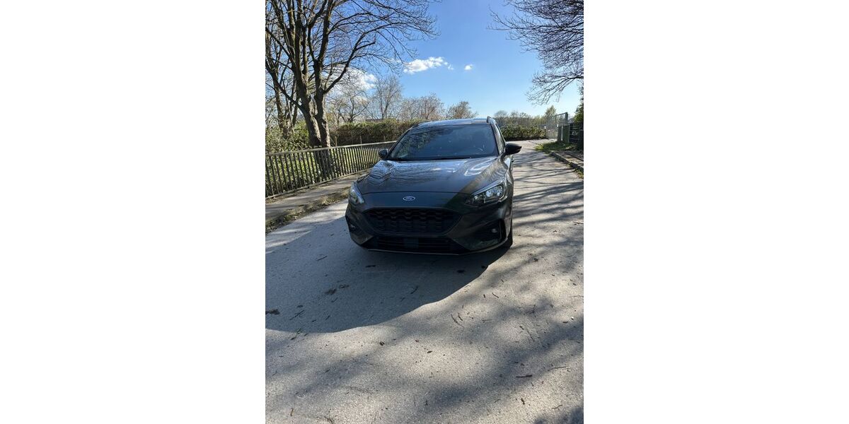 Ford Focus 89.499 km 11.899 &euro; Oberhausen 46145