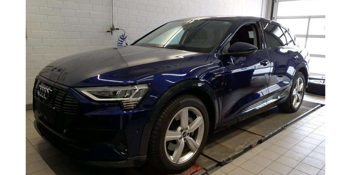 Audi e-tron 48.682 km 31.850 &euro; Hagen 58091